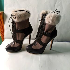 𝅺OSCAR de la Renta booties BNWOB